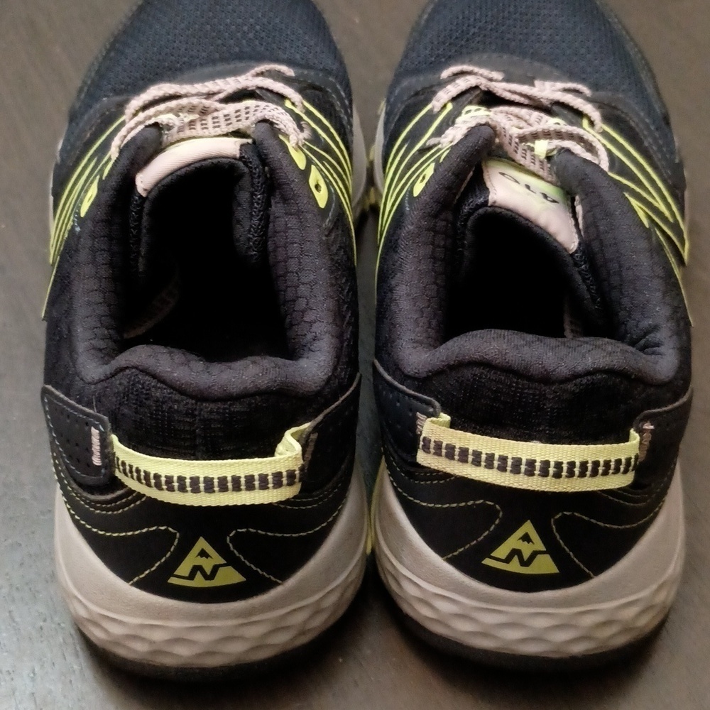 New Balance 410V7 Running Shoes - Picture 2 of 6
